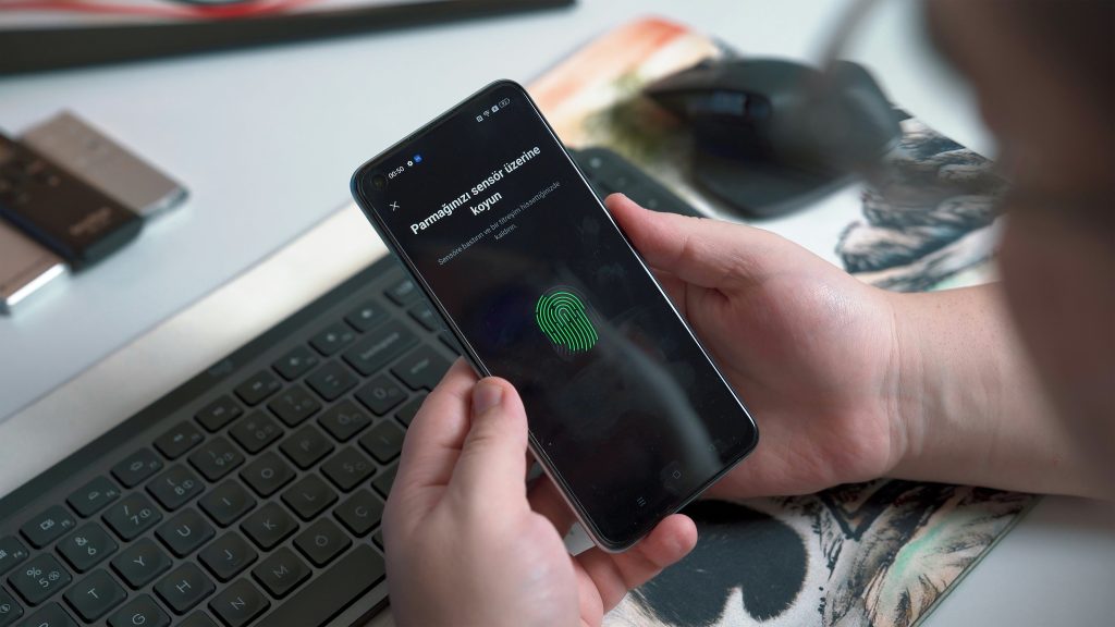 Mobile banking authentification and OTP security
